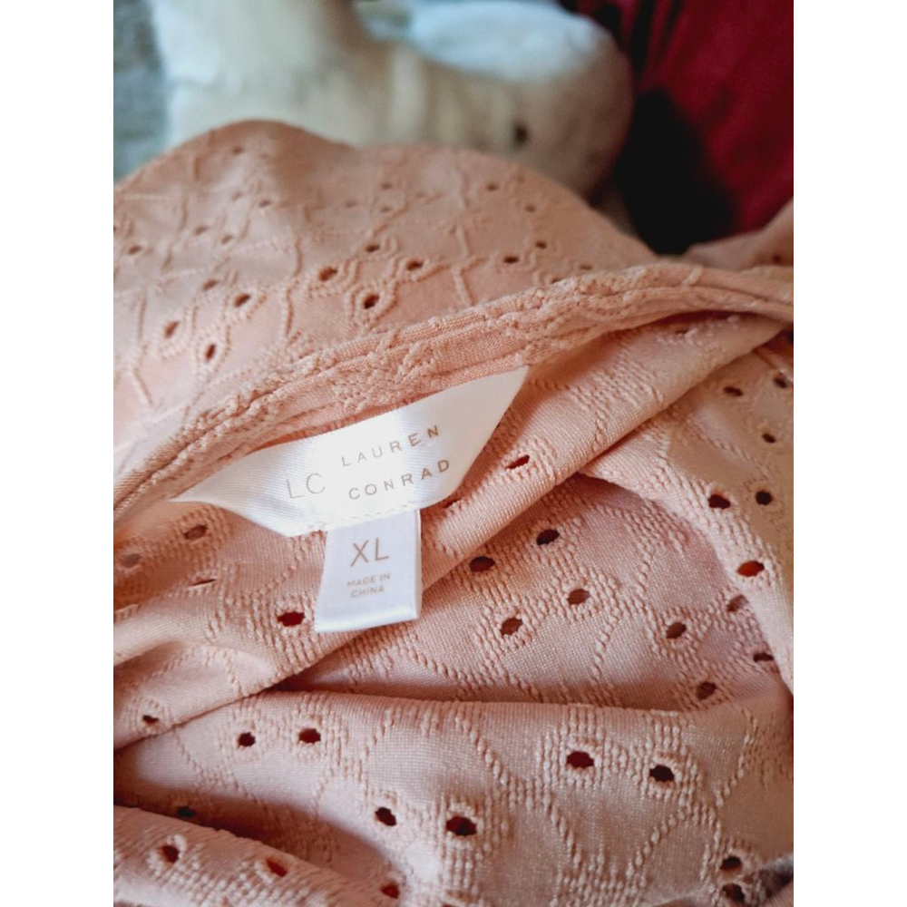 Lauren Conrad sz XL Peach ruffle sleeve eyelet blouse - Picture 3 of 4